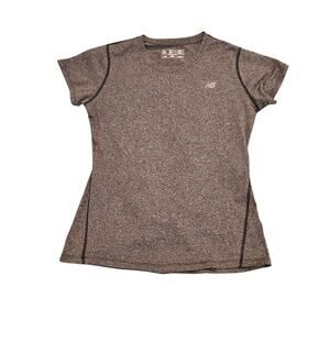 New Balance Medium Short Sleeve Gray T-Shirt